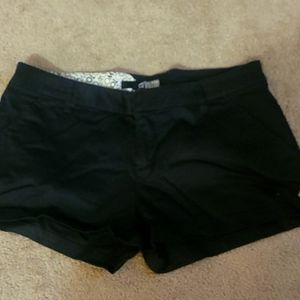 Volcom black shorts.  Jr Size 9. 2 1/2 in inseam. No stains or imperfections. Ex